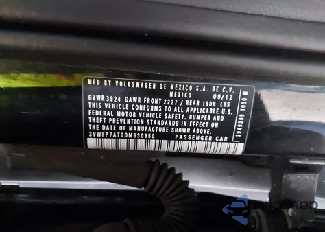 2013 Volkswagen Beetle 2.5L Entry z USA, uszkodzony, nr VIN 3VWFP7AT0DM630950